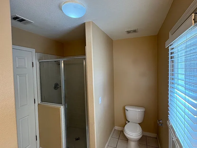 703 W Russell Ave — Photo 30