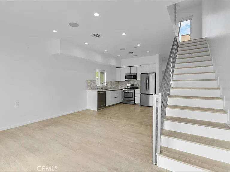 6009 1/2 Barton Ave #6009 — Photo 7