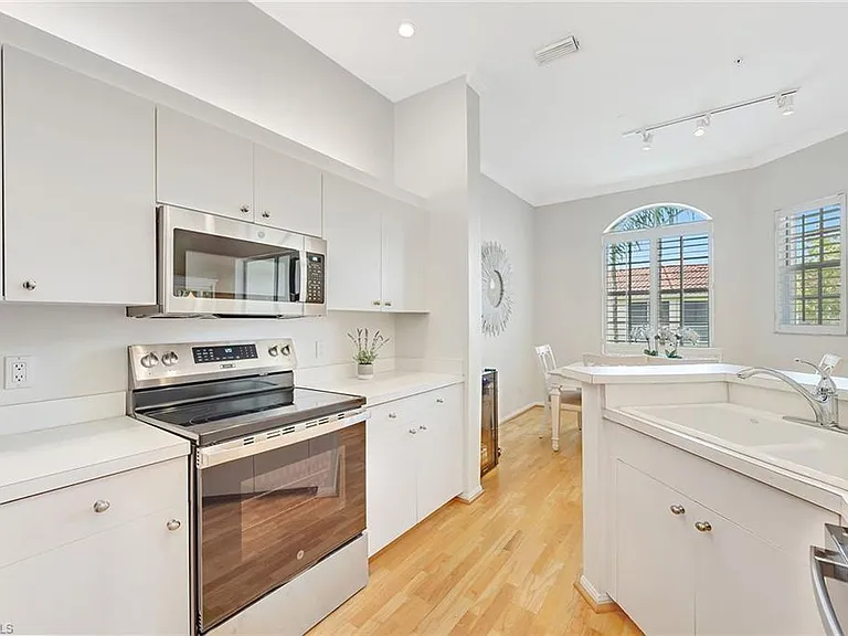 400 Lambiance Cir #204 — Photo 9