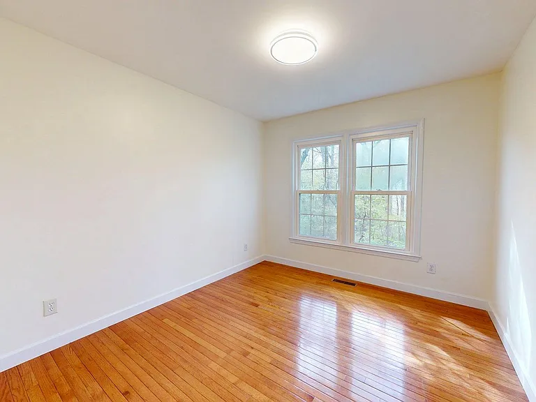 12043 Stoneford Dr — Photo 2