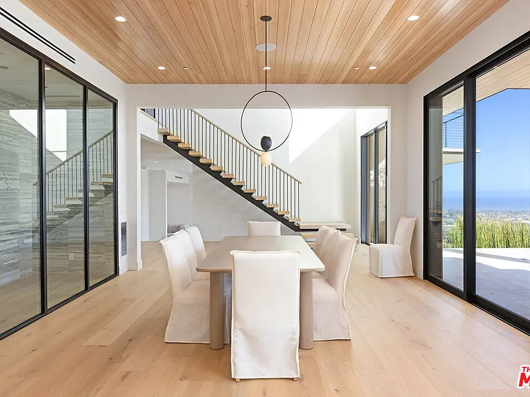 5366 Horizon Dr — Photo 4