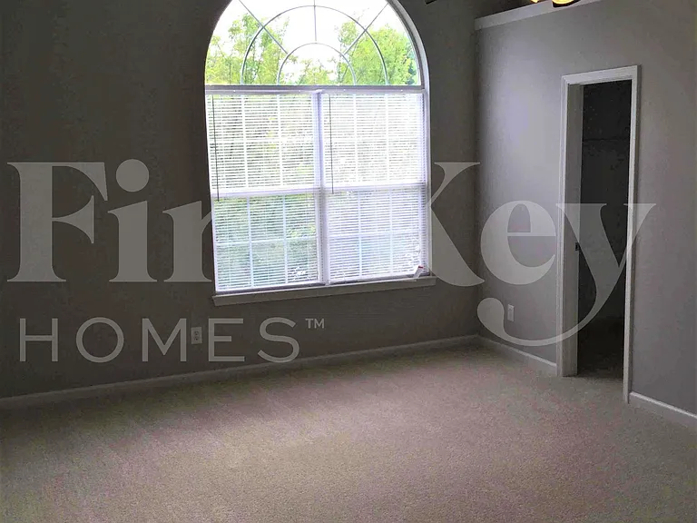 4200 Reserve Hill Xing — Photo 5