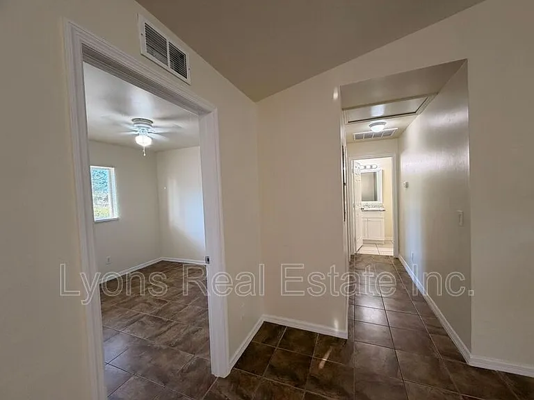 764 Gallo Ave S — Photo 17