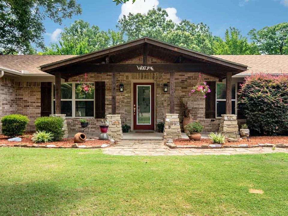 1st image of 450 Twin Pines Dr