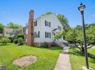 300 Holly Ct, Herndon, VA 20170