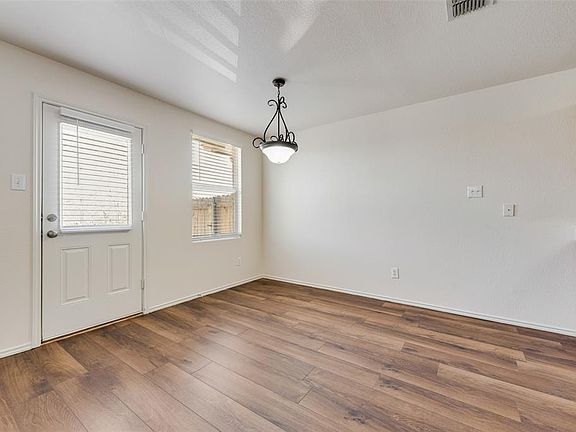 5th image of 1416 Primrose Ln
