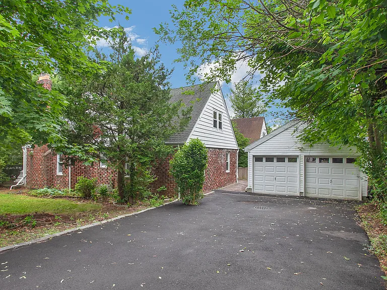 72 Berkshire Rd — Photo 18