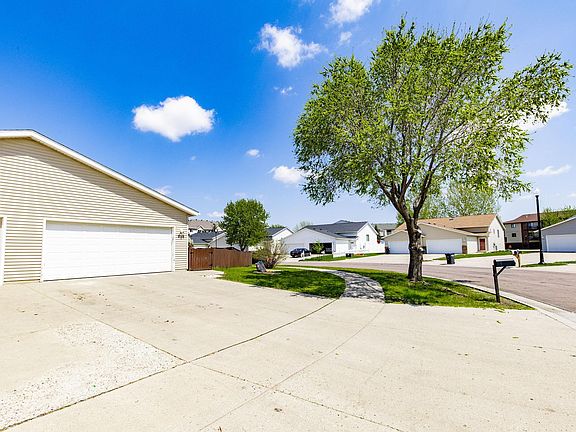 4th image of 2901 Dakota Park Cir S