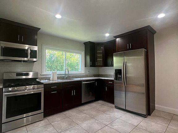 5th image of 80 Putman Ave APT 1