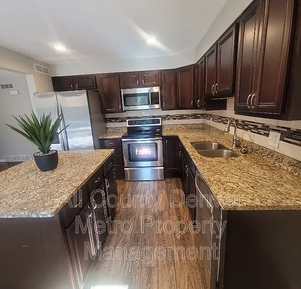5615 Jellison St — Photo 6