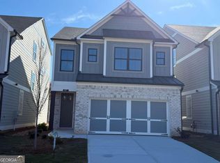 927 Crestmanor Dr, Marietta, GA 30008