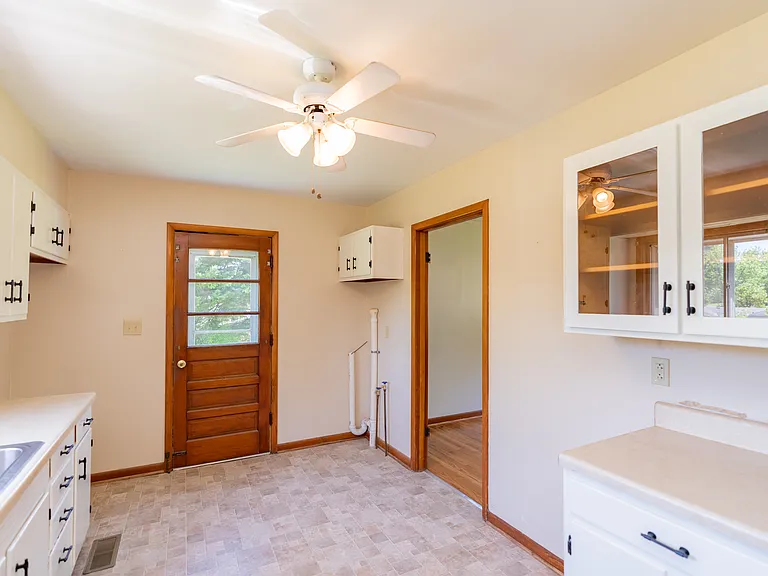 1214 Echo Dr — Photo 10