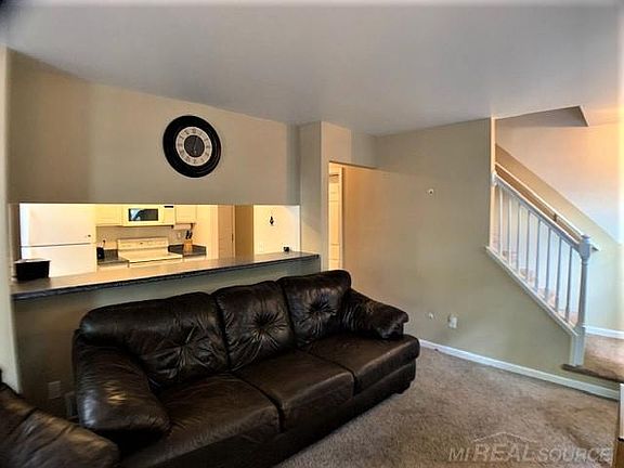 3rd image of 33744 Bayview Dr