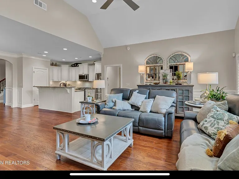437 Chapel Grove Ln — Photo 8