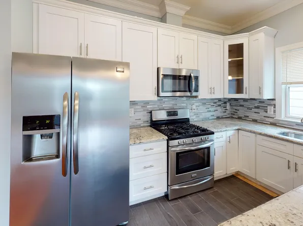 255 Griffith Street image 2 of 21