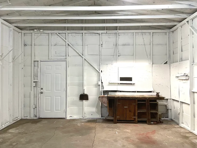 408 E Carpenter St — Photo 27