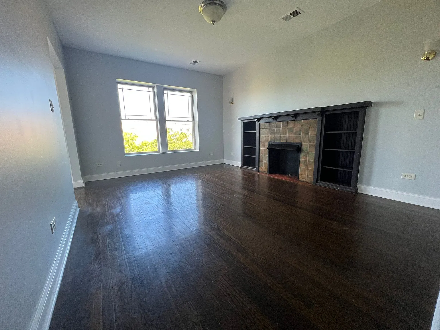 3 bed, 1000 sqft, $1,850 — Photo 3