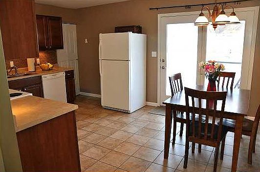 4th image of 1506 Amesbury Ct