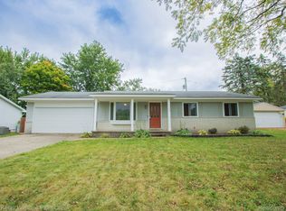 2819 Woodelm Dr, Rochester Hills, MI 48309