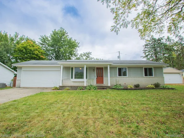 2819 Woodelm Dr, Rochester Hills, MI 48309