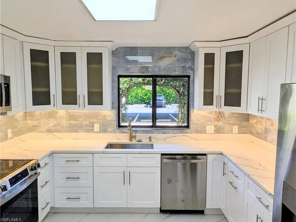 910 Vanderbilt Beach RD #414, NAPLES, FL 34108