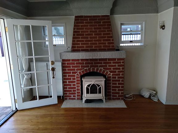 3rd image of 515 Tremont Ave