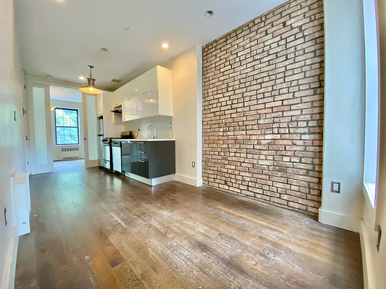 171 Starr St #3L — Photo 1
