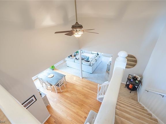 3rd image of 6222 Hollow Ln