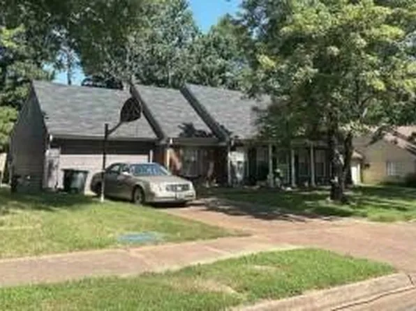 1043 Boones Hollow Dr, Cordova, TN 38018