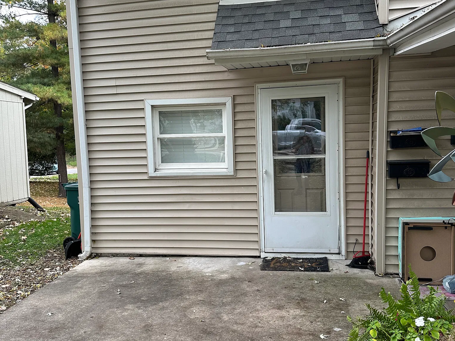 360 Locust St — Photo 4