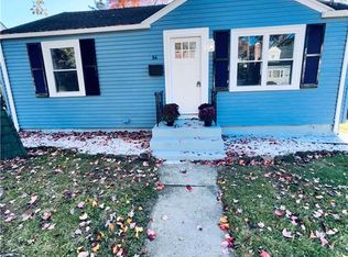 84 Davis Ave, Cranston, RI 02910