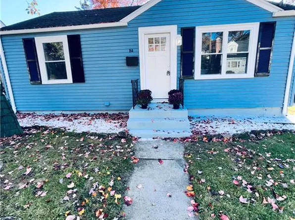 84 Davis Ave, Cranston, RI 02910