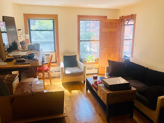 Rented by Yoo Dotan, LREB | media 12