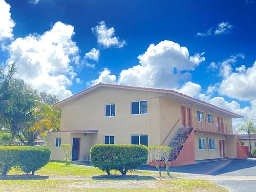 115 Bentley Dr #4 Photo 1
