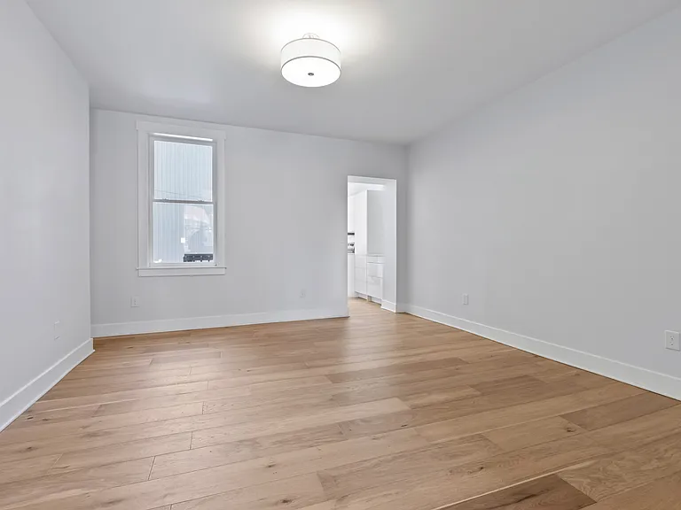 1515 Arch St — Photo 14