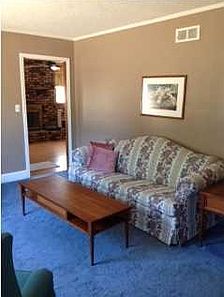 2nd image of 909 Parkwood Dr