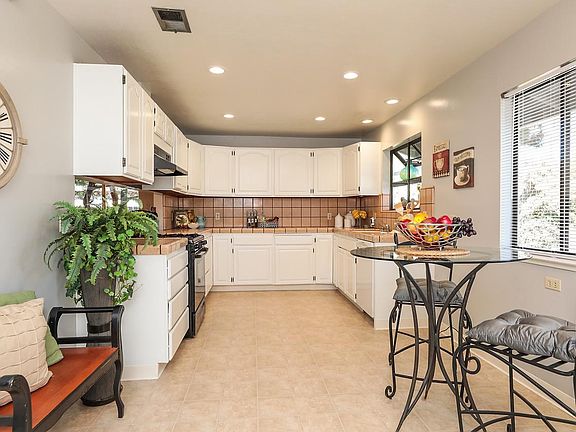 2nd image of 189 Cuesta Dr