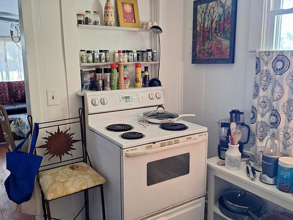 4th image of 1204 N Madison St