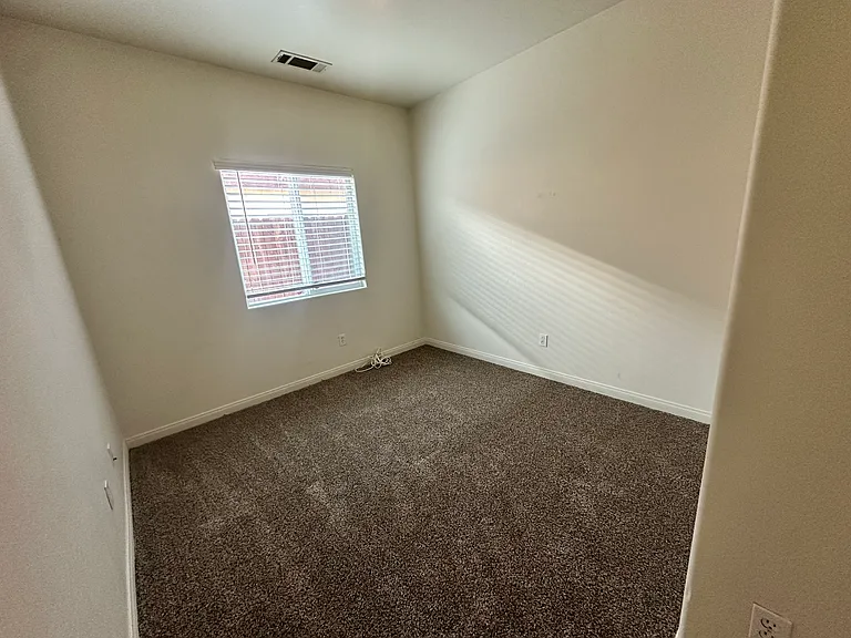 702 Clover Meadow Ct #B — Photo 6