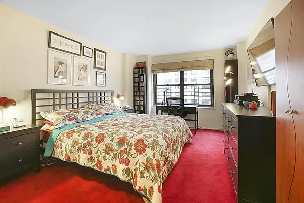 Sold by Real Direct | media 19