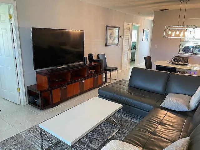307 Lake Evelyn Dr — Photo 14