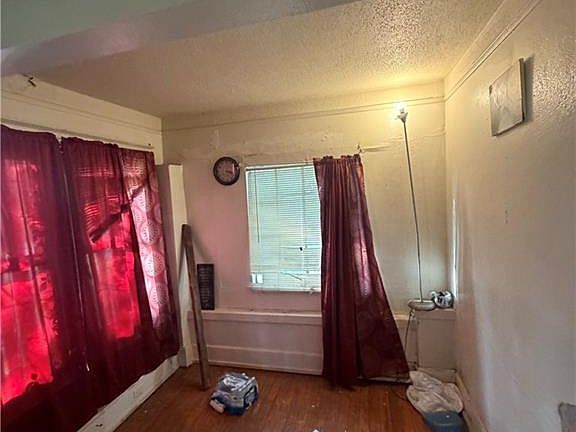 3rd image of 128 E Petain St