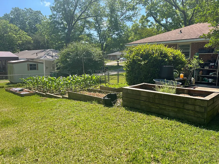 141 Laurel Dr — Photo 10