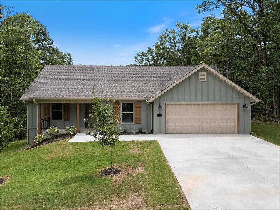 1st image of 32 Buckland Ln