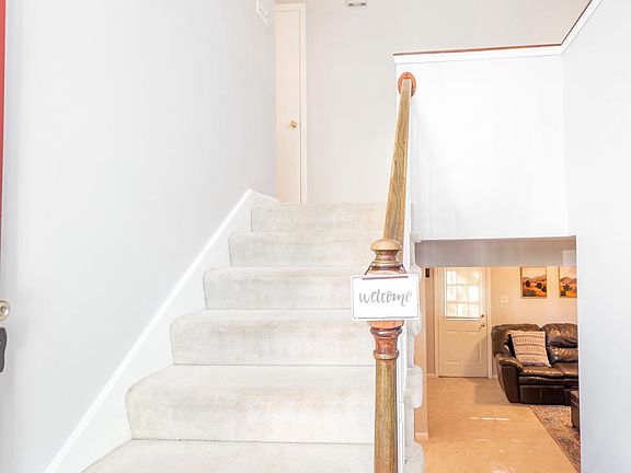 4th image of 5643 Smallwood Ct