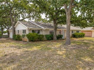 920 McCurry Ave, Bedford, TX 76022