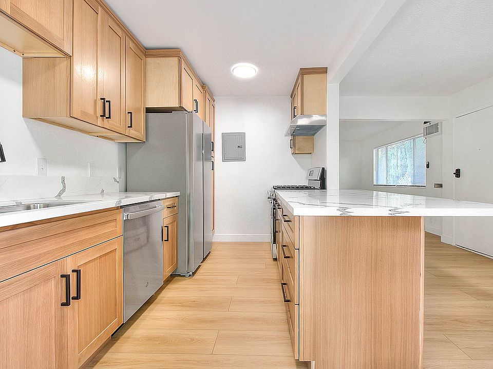 1st image of 715 N Coronado St APT 1