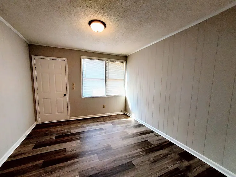 305 Club Rd — Photo 3