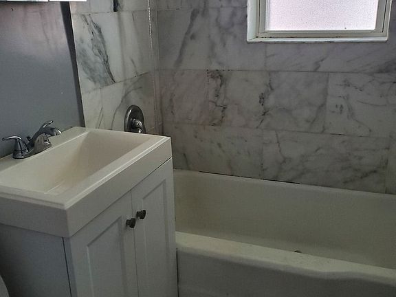 4th image of 5049 W Waveland Ave #3