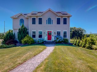 53 Wimler Ln, Guilford, CT 06437